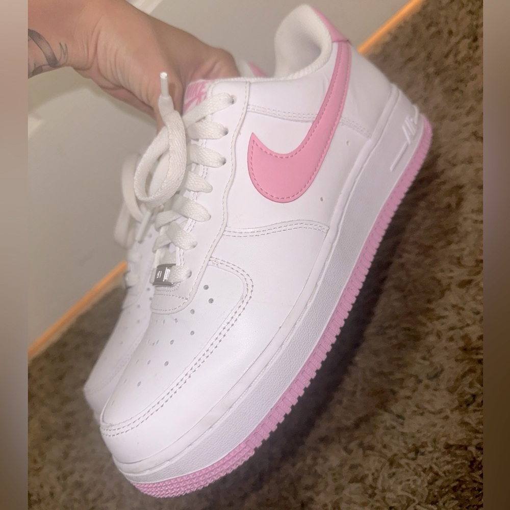 Pink Nike Air Force 1 '07